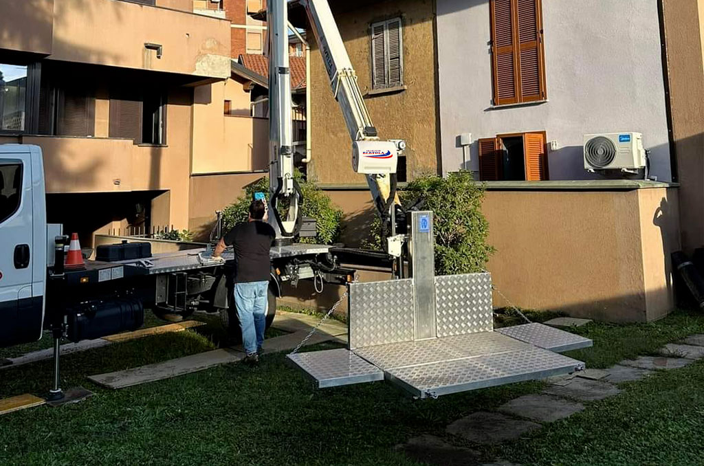 piattaforma con cestello